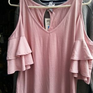 Summer shirt with cold shoulder